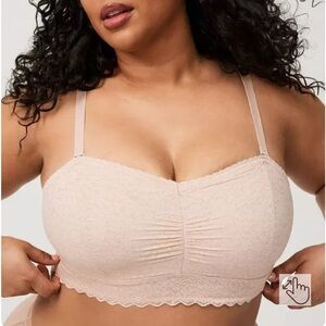 SOLD*** Torrid Feminine Bodycon Lace Bandeau in Cream size 2X 18-20
